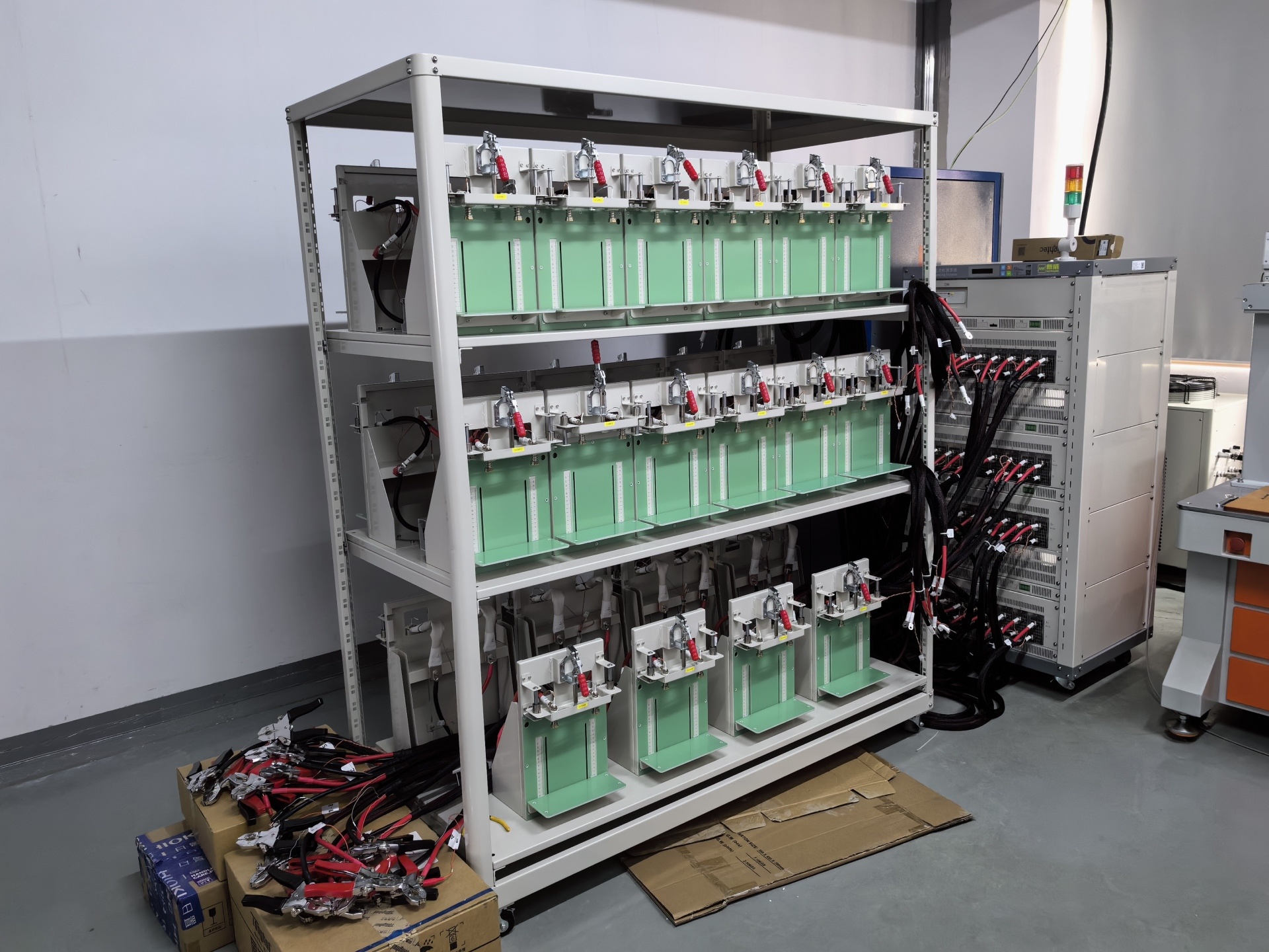 Battery Charging and Discharging Test Cabinet